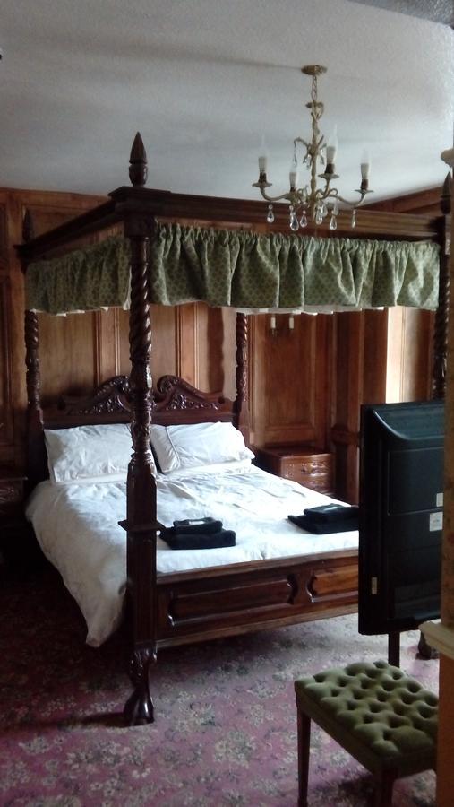 Neuadd Arms Hotel Llanwrtyd Wells Ngoại thất bức ảnh